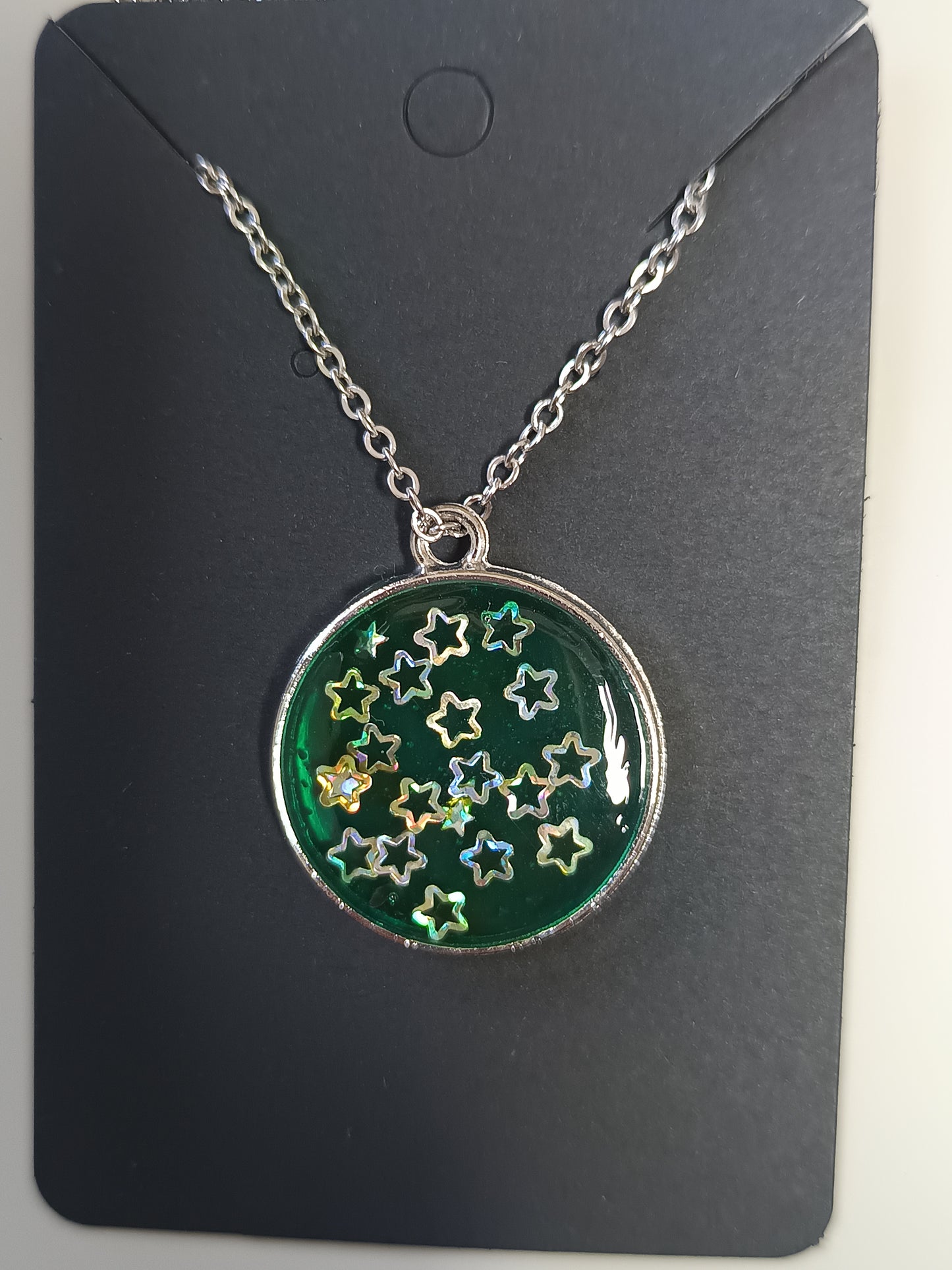 Collier en résine uv