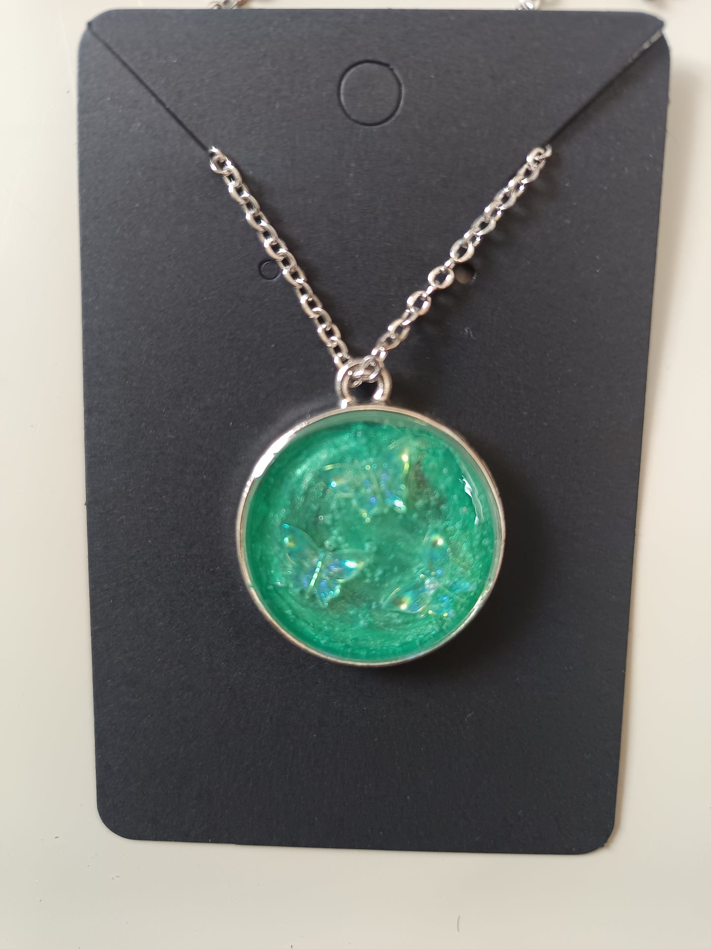 Collier en résine uv