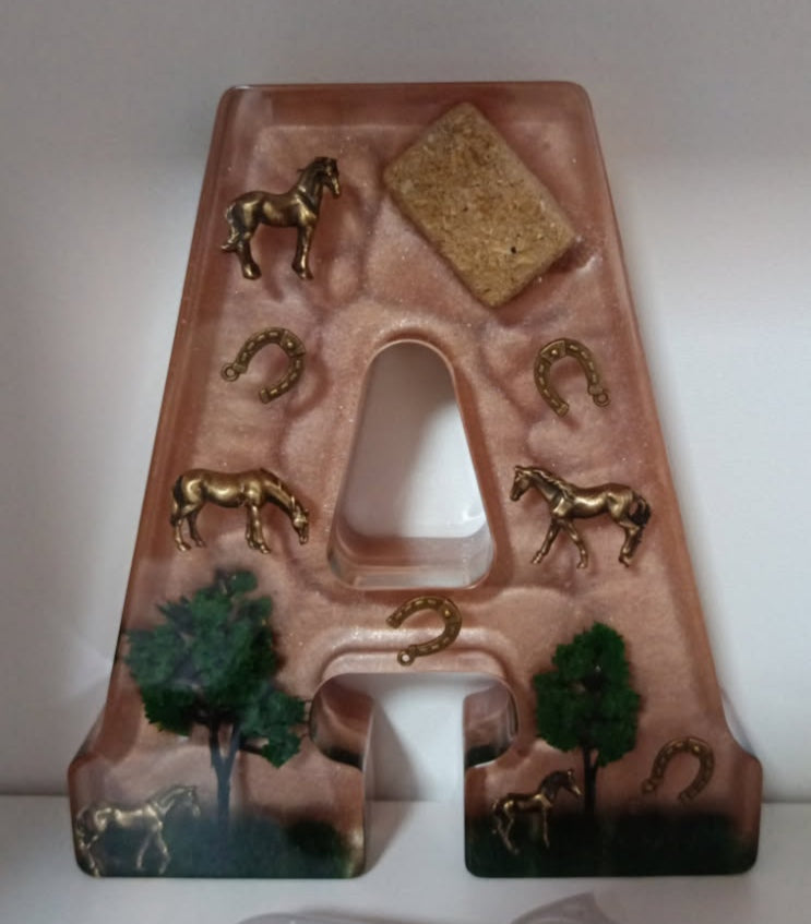 Lettre A en résine époxy