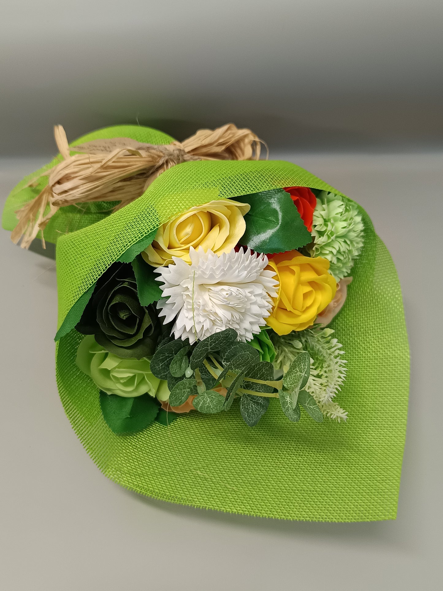 Bouquet de fleurs de savon vert jaune