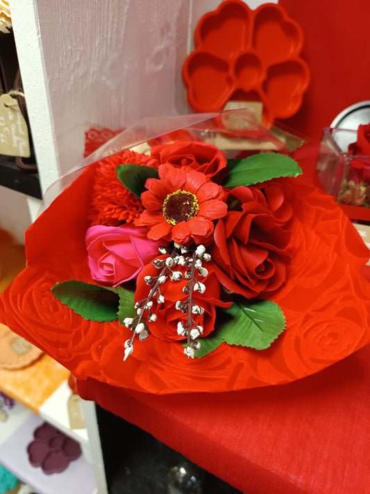 Coffret cadeau savon liquide bouquet de fleurs rouges