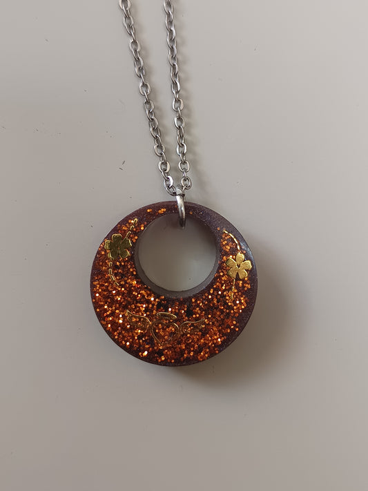 Collier en résine uv