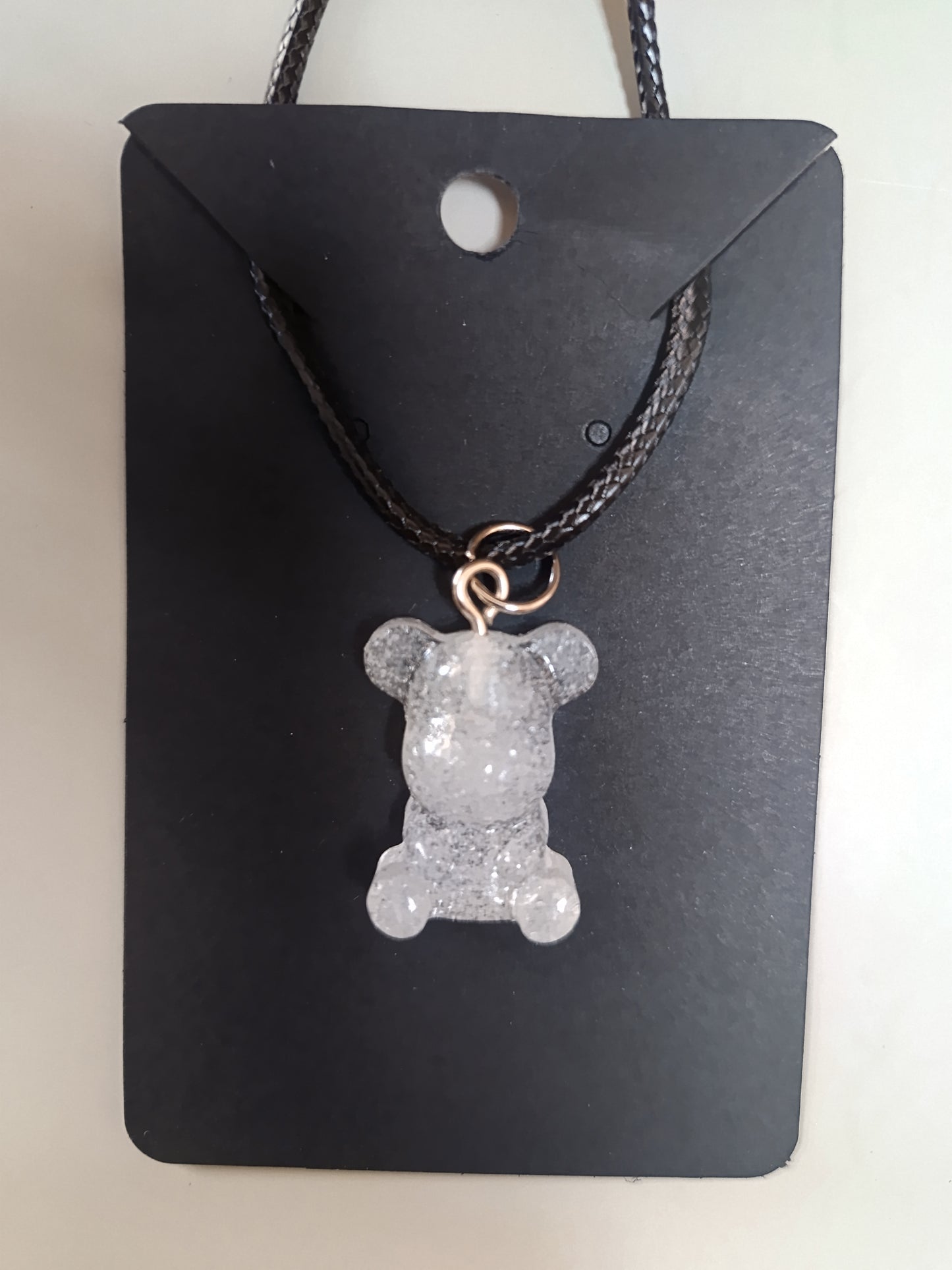 Collier en résine uv