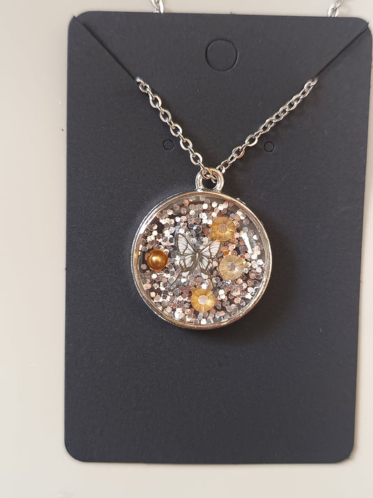 Collier en résine uv