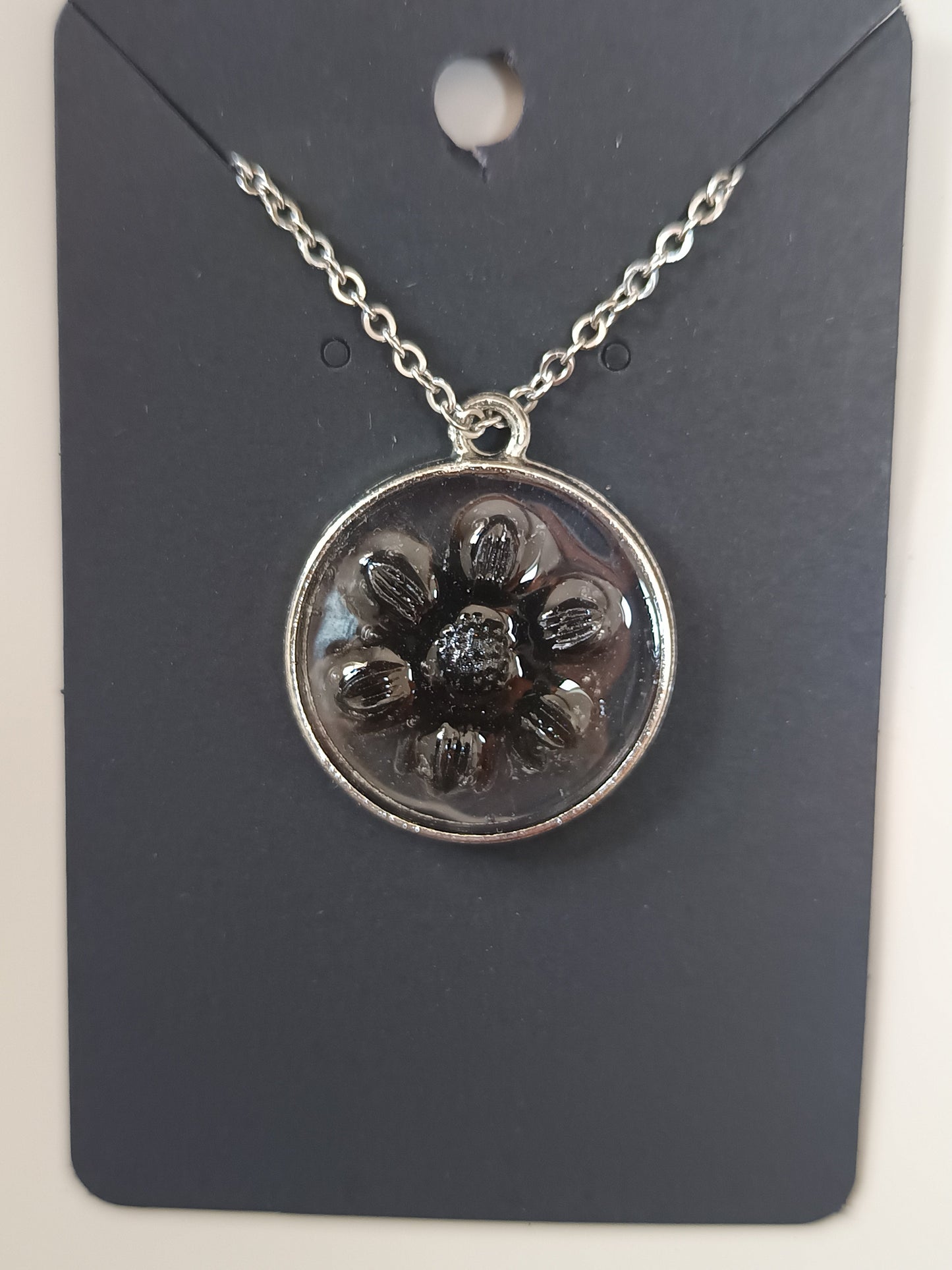 Collier en résine uv