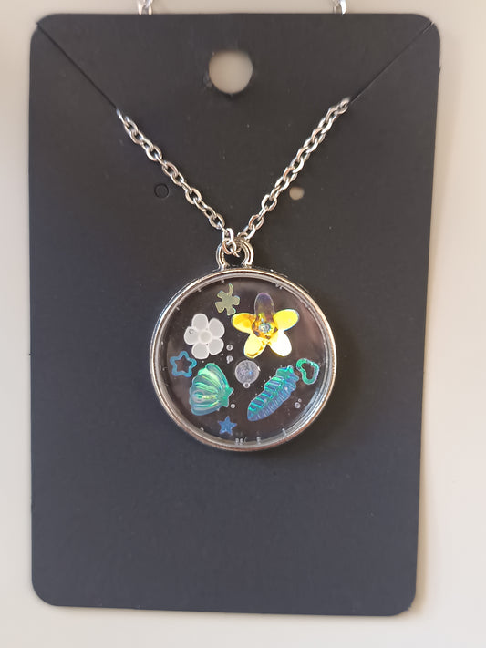 Collier en résine uv