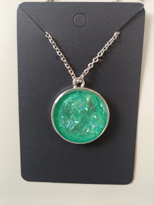 Collier en résine uv