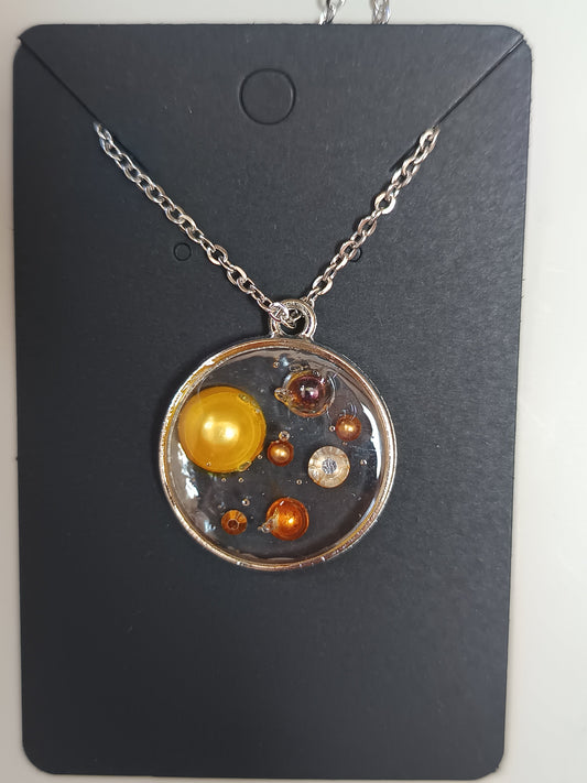 Collier en résine uv